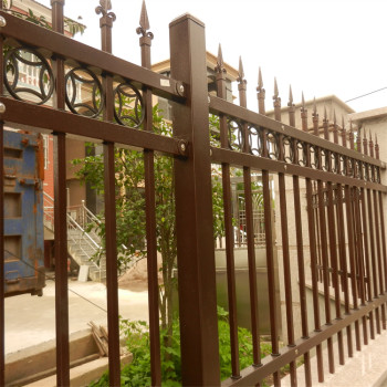 别墅1.2米高锌钢护栏财润丝网供应小区锌钢栅栏焊接牢固