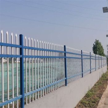 厂区围墙用蓝白色铁围栏财润丝网供应公园锌钢栅栏按需定制