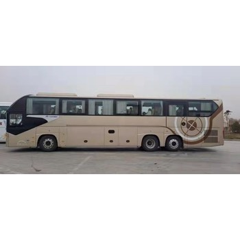 大巴:榮成到張家界的長途客車