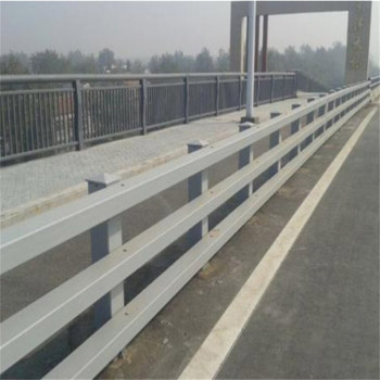 安徽滁州防撞不锈钢复合管护栏物美一根也是批发价