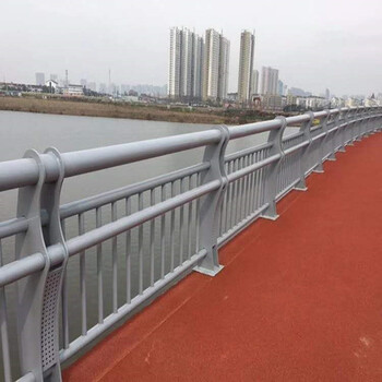 來賓防撞鋼護(hù)欄庫存充足歡迎咨詢
