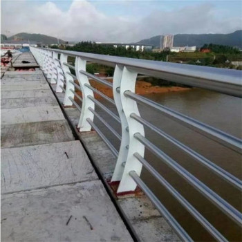 滁州桥梁防撞护栏样式众多