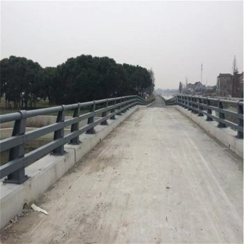 广西玉林桥梁钢护栏抗晒耐磨产品坚固