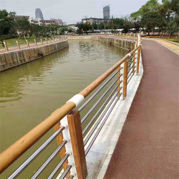 广西贵港桥梁河道防撞护栏品种多样产品款式时尚