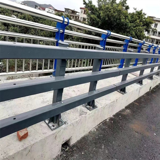 苏州桥梁隔离护栏标准化生产