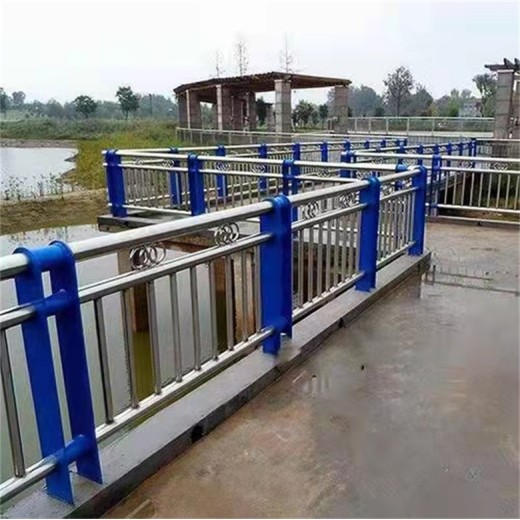 河南漯河不锈钢碳素钢复合管桥梁护栏不锈钢复合管隔离护栏