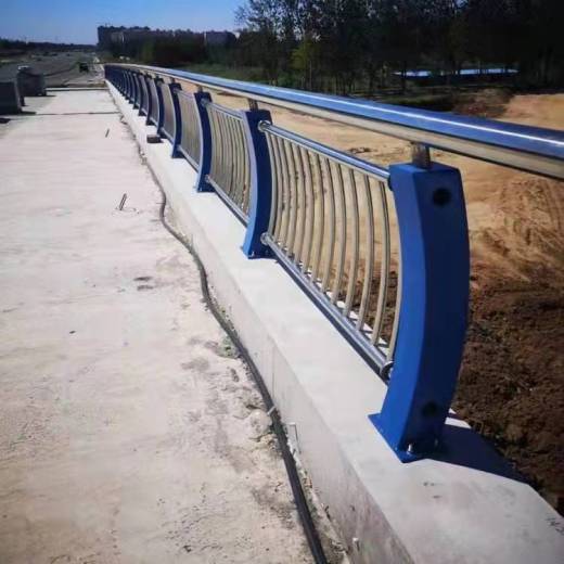 浙江台州不锈钢碳素钢复合管桥梁护栏安全隔离防护栏