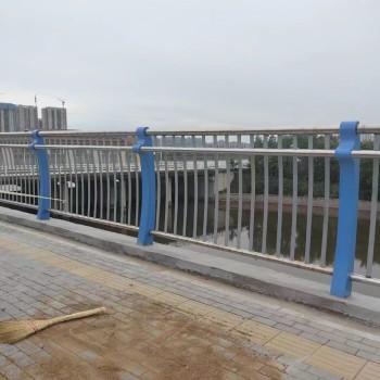 广西贵港不锈钢河道护栏发货及时承接各种工程单