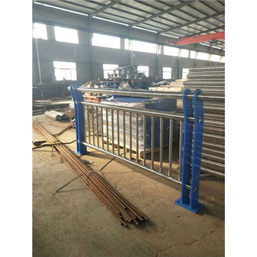 江西赣州不锈钢碳素钢复合管护栏不锈钢防撞护栏