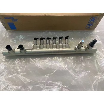 提供工程機械配件PC650-8左側(cè)共軌總成6221-71-1220
