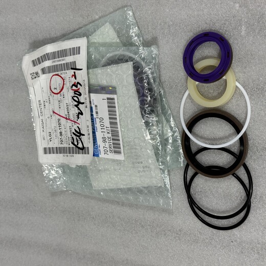提供小松推土機(jī)全車配件D155AX-5修理包707-98-11070