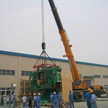 五峰吊車出租：建筑施工中的得力助手