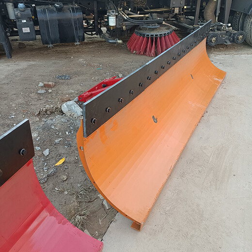 西雙版納道路除雪車國六融雪撒布機