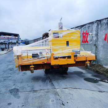 乌兰察布除冰除雪设备小型扫雪车滚刷