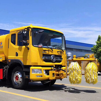 公路護(hù)欄小型清洗車新鄉(xiāng)護(hù)欄板清洗機(jī)品質(zhì)保障