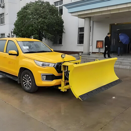 撫順大型掃雪車(chē)多少錢(qián)一臺鏟車(chē)除雪