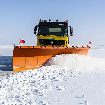 陽曲清雪機(jī)械小型煙臺(tái)產(chǎn)掃雪機(jī)