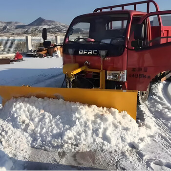 南區(qū)小型鏟雪鏟雪車除雪動作