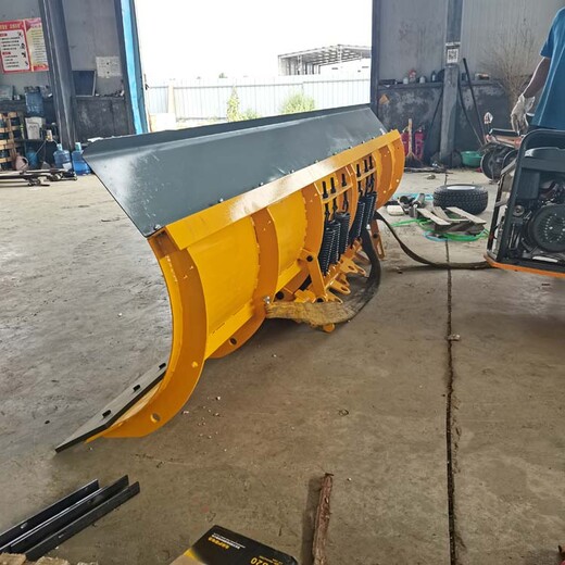 青白江區(qū)小型車鏟雪機清雪大型拋雪機生產(chǎn)廠家