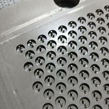 青島橡膠鍍鎳模具翻新