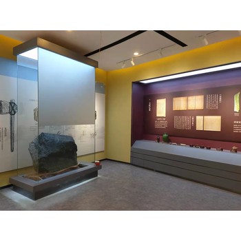 博物館展柜制作-電動門開啟展柜廠家-隆城博具