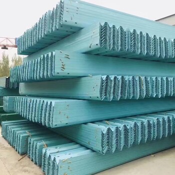 老廠家自產(chǎn)自銷各種公路護(hù)欄配件
