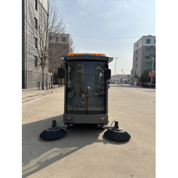 新款電動掃路車小型掃路車掃地機電動掃路車有哪些優(yōu)勢