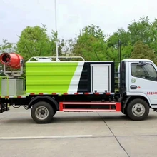 小噸位灑水車圖片灑水車清潔街道范文圖片