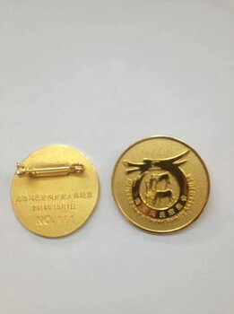 深圳企業(yè)司徽定制深圳大學(xué)?；斩ㄗ鼋饘匐婂兓照聜€(gè)性不規(guī)則胸章