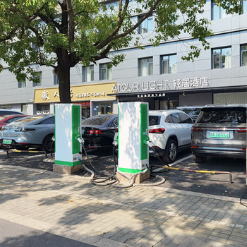廣西刷卡支付60kw直流充電樁新能源電動汽車通用快充充電站