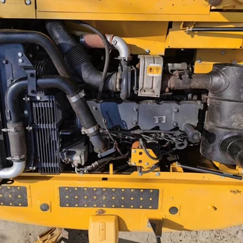 國際工程機械貿(mào)易二手原版原樣小松200