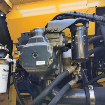 國際工程機械貿(mào)易二手原版原樣小松200