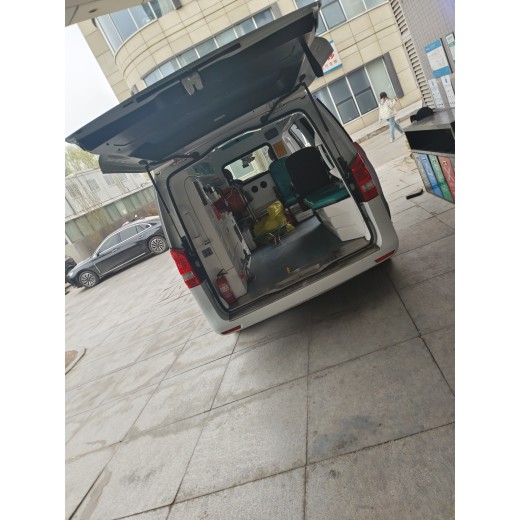 长沙病人救护车接送-市内转院活动保障-医院120租赁公司