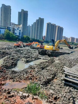 中山水庫挖掘機挖淤泥