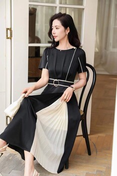 武漢芭奴曼妃醋酸連衣裙撤柜批發(fā)