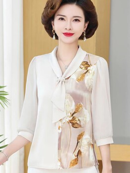 武漢盛依服飾蔻玲小衫秋季折扣女裝尾貨清倉(cāng)出貨