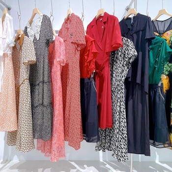 武漢盛依服飾出品小葉儷玫漢派大碼女裝品牌女裝折扣批發(fā)