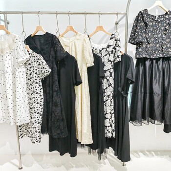 盛依服飾出品格律詩(shī)漢派品牌女裝折扣批發(fā)專柜尾貨折扣批發(fā)