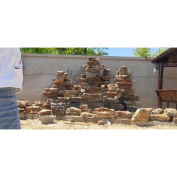 秦都區(qū)假山廠家小型水泥假山