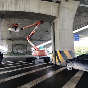 18米作業(yè)高度的鼎力18A自行走曲臂式高空車出租
