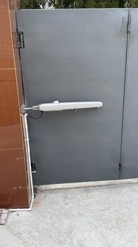 銷售龍巖市F600直臂式室外雙開大門電動(dòng)閉門器八字開門機(jī)
