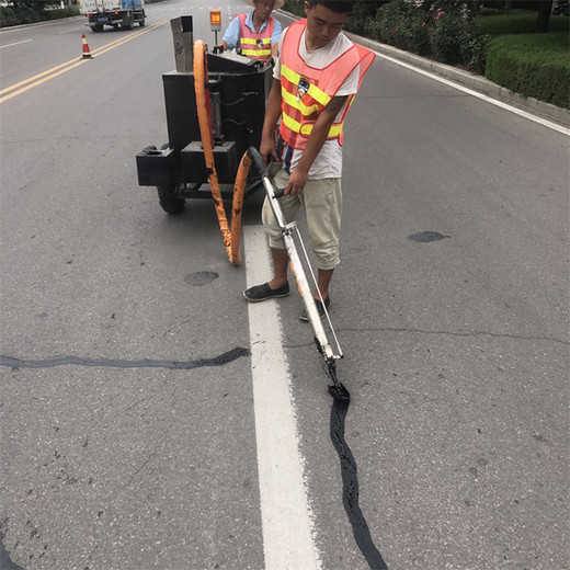 潍坊道路伸缩缝沥青灌缝胶灌缝剂价格