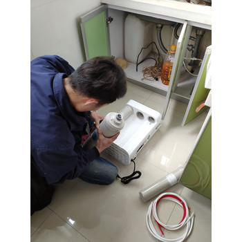 白銀飲水機上門維修教程，距離較近