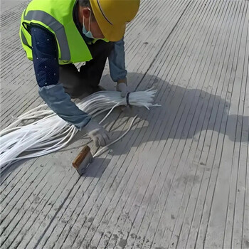 福建廈門高速公路用冷密封膠聚氨酯粘結(jié)膠形狀：桶