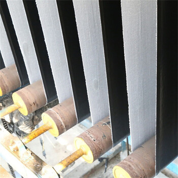 湖南改性瀝青防裂貼批發(fā)公路瀝青路面抗裂貼顏色：黑色
