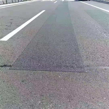 包頭瀝青路面網裂貼多少錢砂面網裂自粘型網裂貼
