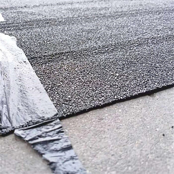 河東瀝青路含砂龜網裂貼廠家直供路翻新網狀裂紋修復貼