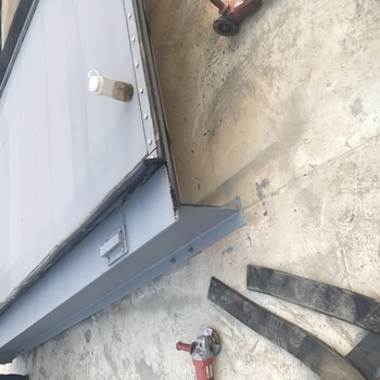 長沙自控翻板鋼閘門-40噸卷揚啟閉機
