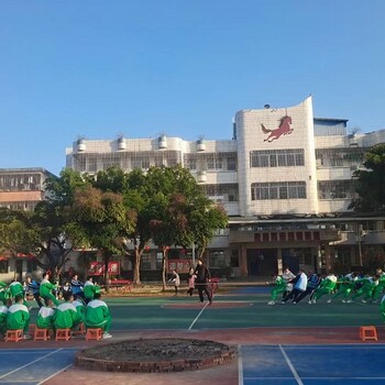 女兒13歲早戀厭學(xué)怎么辦？青少年早戀預(yù)防教育