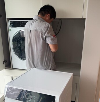 延安維修燃?xì)鉄崴鱛熱水器清理_附近家電維修師傅